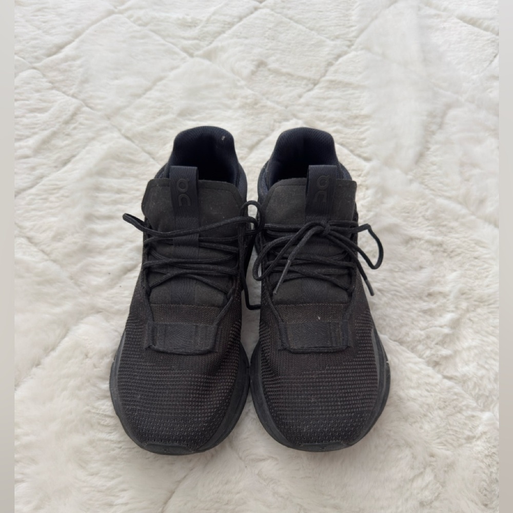 On Cloud Nova sneakers black
